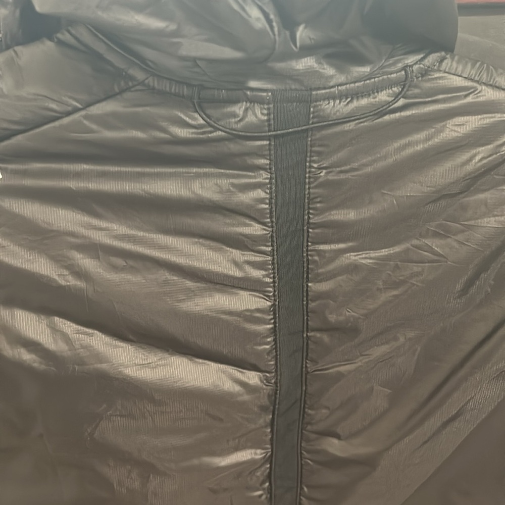 Men’s New Nike Aeroloft jacket - sz lg - black with 3m insignia.
Asking $200 obo - Picture 4 of 6